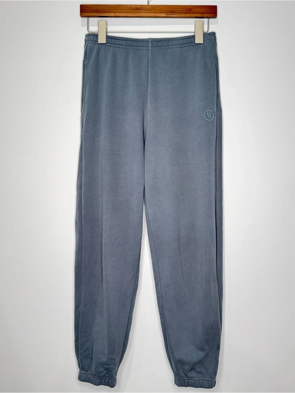 VUORI Women’s Sedona Sweatpant Joggers Smoke Blue Slate Blue Size XS VW4202 - Picture 1 of 14